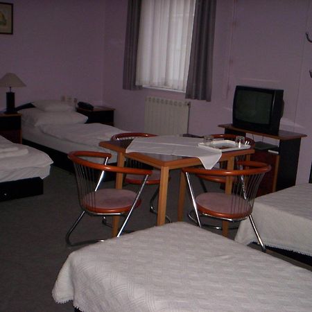 Apollo Motel Kecskemét Buitenkant foto