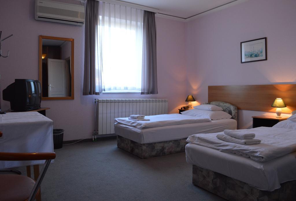 Apollo Motel Kecskemét Kamer foto